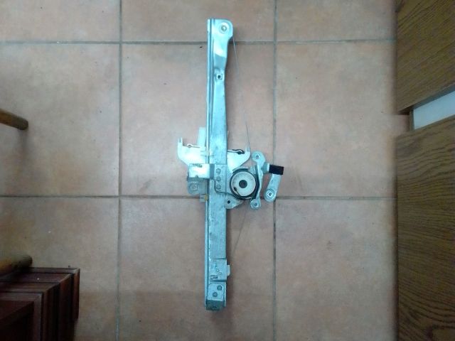 bontott FORD MONDEO III Bal hátsó Ablakemelő Szerkezet (Elektromos)