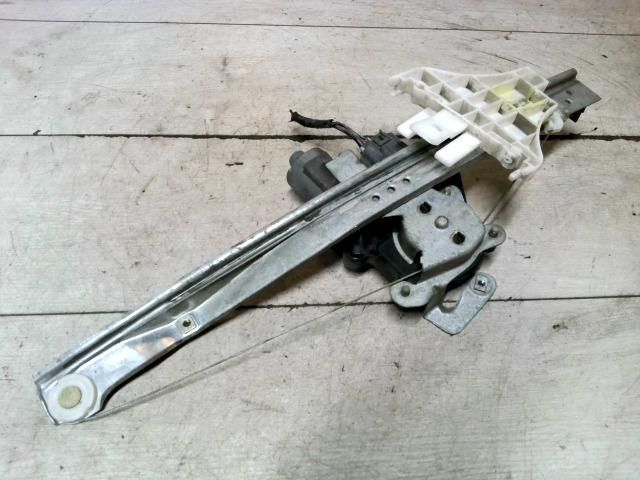 bontott FORD MONDEO III Bal hátsó Ablakemelő Szerkezet (Elektromos)