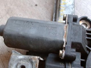 bontott FORD MONDEO III Bal hátsó Ablakemelő Szerkezet (Elektromos)