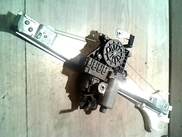 bontott FORD MONDEO III Bal hátsó Ablakemelő Szerkezet (Elektromos)