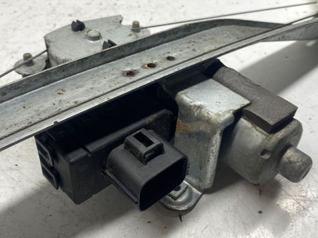 bontott FORD MONDEO III Bal hátsó Ablakemelő Szerkezet (Elektromos)