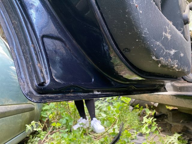 bontott FORD MONDEO III Bal hátsó Ajtó (Üres lemez)