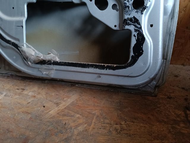 bontott FORD MONDEO III Bal hátsó Ajtó (Üres lemez)