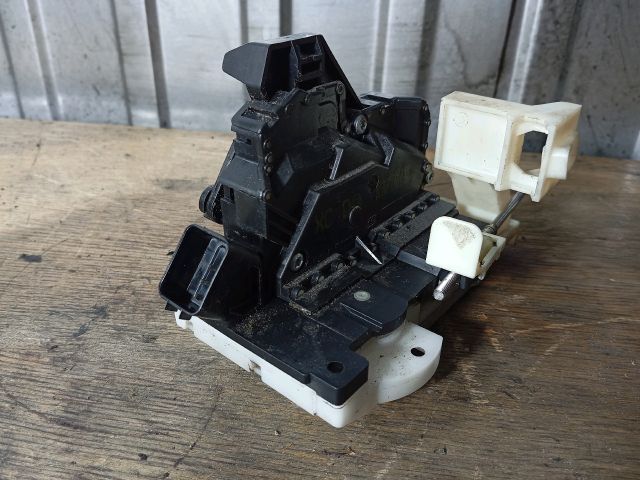 bontott FORD MONDEO III Bal hátsó Ajtózár