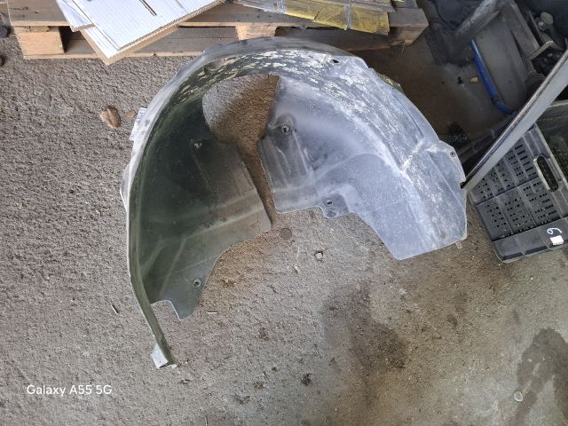 bontott FORD MONDEO III Bal hátsó Dobbetét (Kerékjárati, Műanyag)