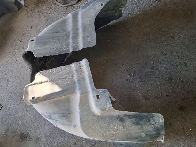 bontott FORD MONDEO III Bal hátsó Dobbetét (Kerékjárati, Műanyag)