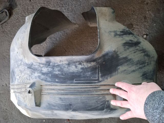 bontott FORD MONDEO III Bal hátsó Dobbetét (Kerékjárati, Műanyag)