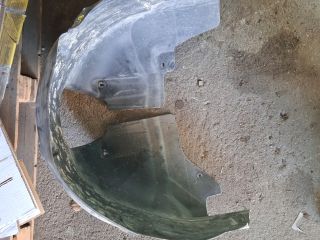 bontott FORD MONDEO III Bal hátsó Dobbetét (Kerékjárati, Műanyag)