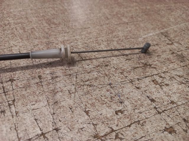 bontott FORD MONDEO III Bal hátsó Kilincs Bowden