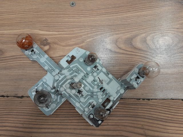 bontott FORD MONDEO III Bal Hátsó Lámpa Foglalat