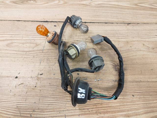 bontott FORD MONDEO III Bal Hátsó Lámpa Foglalat