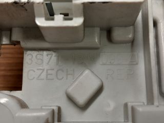 bontott FORD MONDEO III Bal Hátsó Lámpa Foglalat