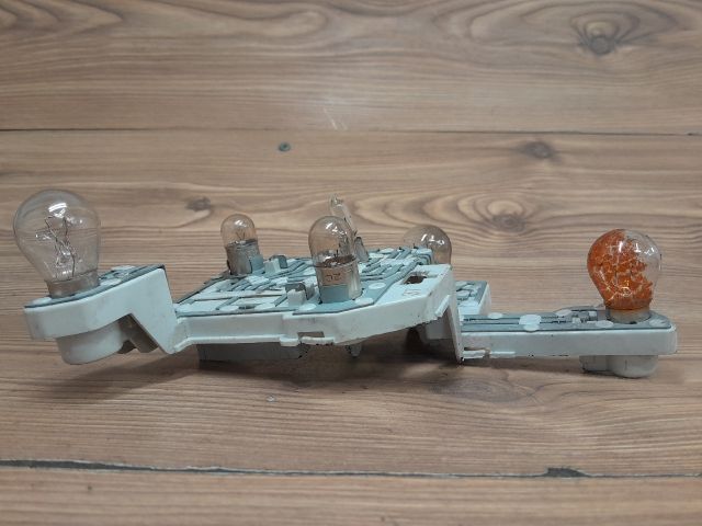 bontott FORD MONDEO III Bal Hátsó Lámpa Foglalat