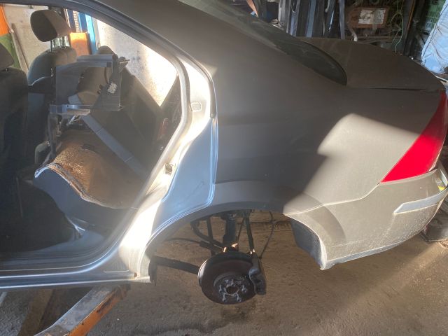 bontott FORD MONDEO III Bal Hátsó Lámpa