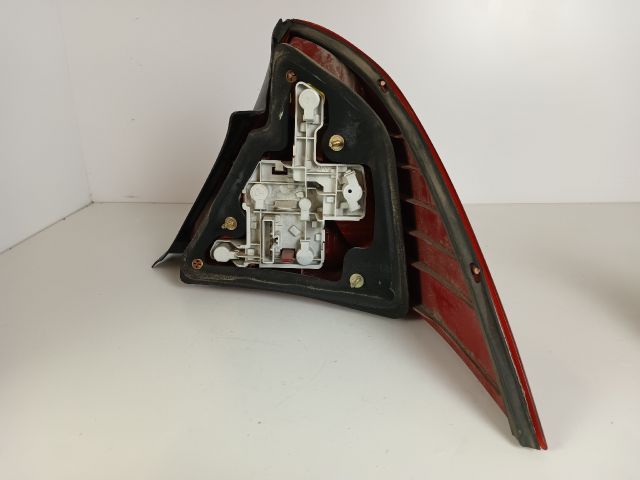 bontott FORD MONDEO III Bal Hátsó Lámpa