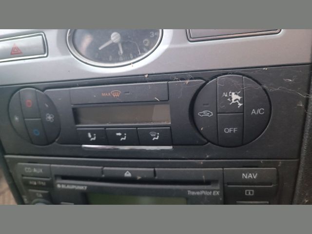 bontott FORD MONDEO III Bal hátsó Sárvédő