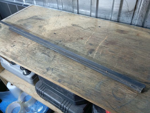 bontott FORD MONDEO III Bal hátsó Vízlehúzó Gumicsík