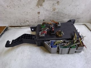 bontott FORD MONDEO III Biztosítéktábla Utastér