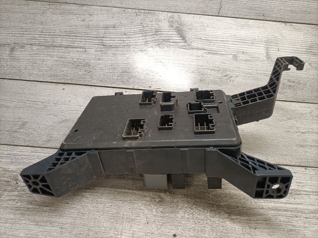 bontott FORD MONDEO III Biztosítéktábla Utastér