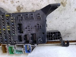 bontott FORD MONDEO III Biztosítéktábla Utastér