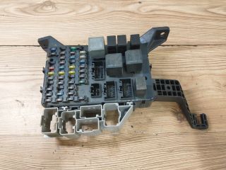 bontott FORD MONDEO III Biztosítéktábla Utastér