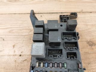 bontott FORD MONDEO III Biztosítéktábla Utastér