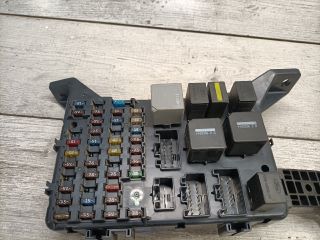 bontott FORD MONDEO III Biztosítéktábla Utastér