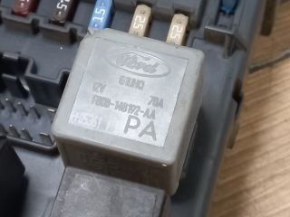 bontott FORD MONDEO III Biztosítéktábla Utastér