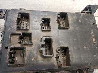 bontott FORD MONDEO III Biztosítéktábla Utastér