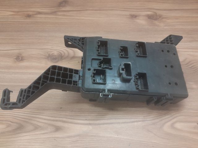 bontott FORD MONDEO III Biztosítéktábla Utastér