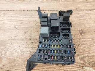 bontott FORD MONDEO III Biztosítéktábla Utastér