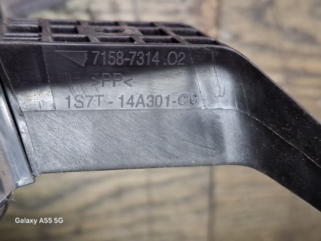 bontott FORD MONDEO III Biztosítéktábla Utastér