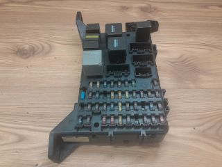 bontott FORD MONDEO III Biztosítéktábla Utastér