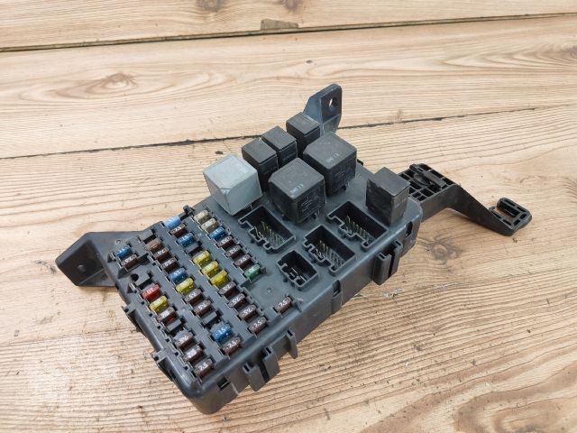 bontott FORD MONDEO III Biztosítéktábla Utastér