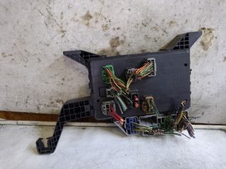 bontott FORD MONDEO III Biztosítéktábla Utastér