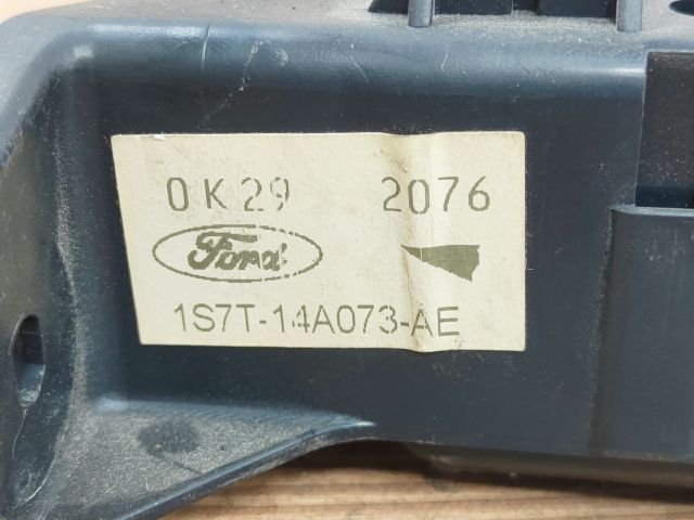 bontott FORD MONDEO III Biztosítéktábla Utastér