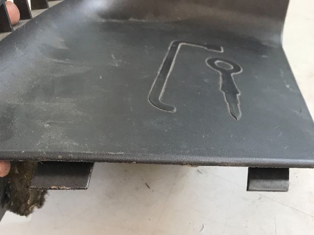 bontott FORD MONDEO III Csomagtartó Burkolat (Műanyag)