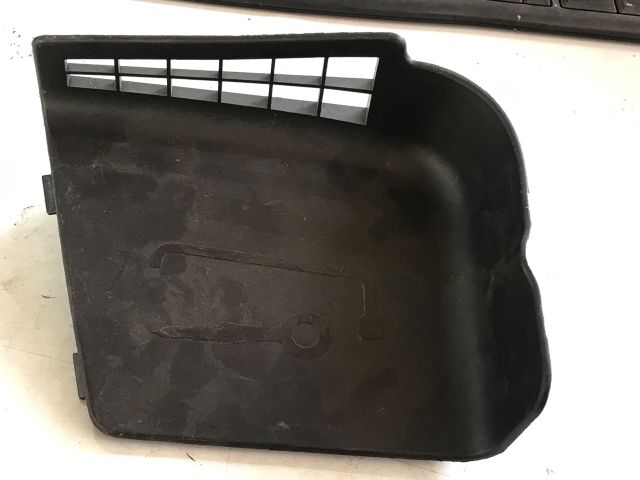 bontott FORD MONDEO III Csomagtartó Burkolat (Műanyag)