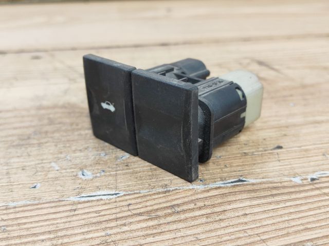 bontott FORD MONDEO III Csomagtér Nyitó Kar / Gomb