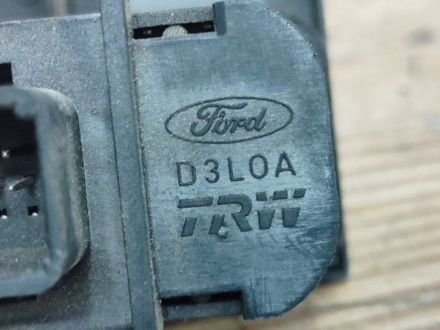 bontott FORD MONDEO III Csomagtér Nyitó Kar / Gomb