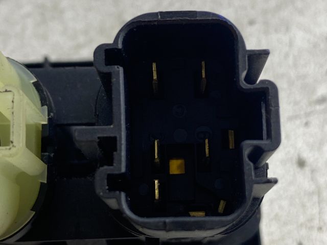 bontott FORD MONDEO III Csomagtér Nyitó Kar / Gomb