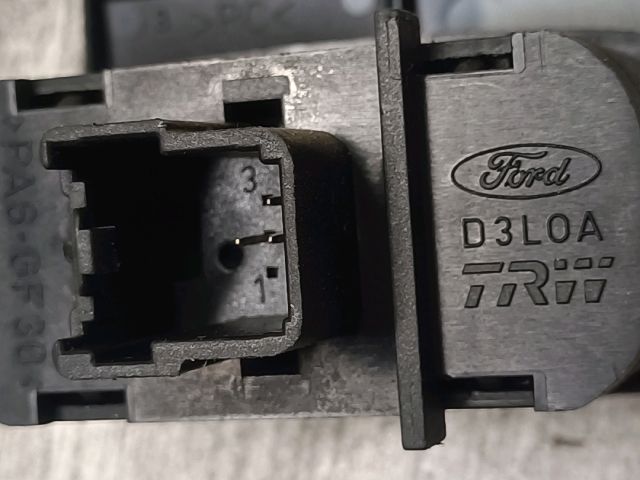 bontott FORD MONDEO III Csomagtér Nyitó Kar / Gomb