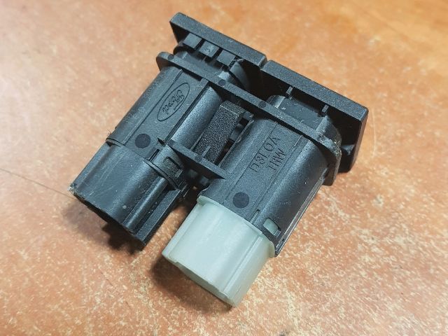 bontott FORD MONDEO III Csomagtér Nyitó Kar / Gomb