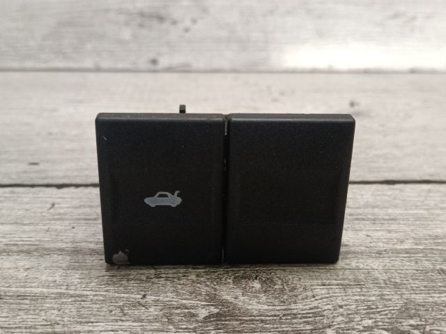 bontott FORD MONDEO III Csomagtér Nyitó Kar / Gomb