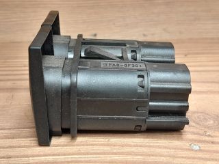 bontott FORD MONDEO III Csomagtér Nyitó Kar / Gomb