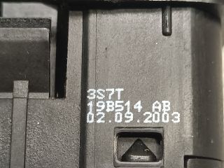 bontott FORD MONDEO III Csomagtér Nyitó Kar / Gomb