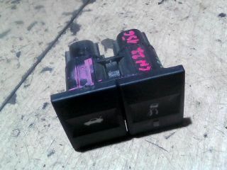 bontott FORD MONDEO III Csomagtér Nyitó Kar / Gomb