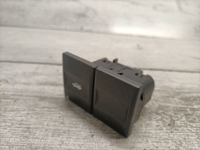 bontott FORD MONDEO III Csomagtér Nyitó Kar / Gomb