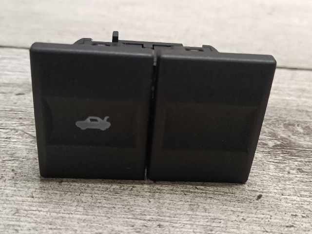 bontott FORD MONDEO III Csomagtér Nyitó Kar / Gomb