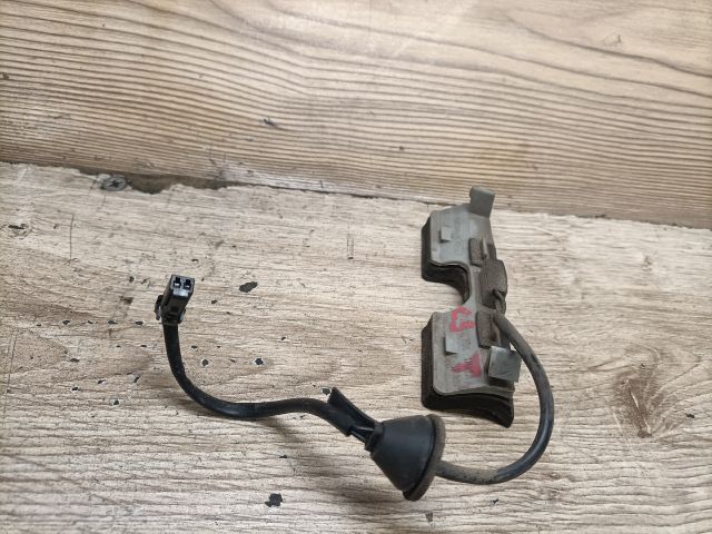 bontott FORD MONDEO III Csomagtér Nyitó Kar / Gomb